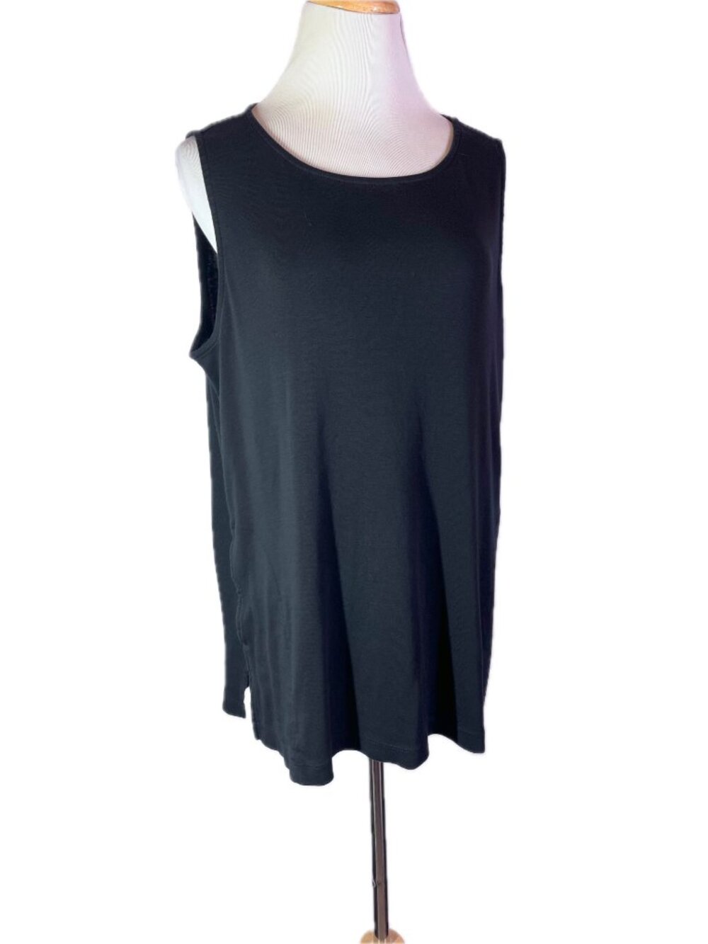 Chico's Size 3 (US XL) The Ultimate Tee Black Tank Top Sleeveless Pockets